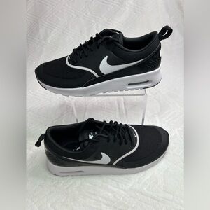 14: Womens Nike Air Max Thea (Size 6.5) Black & White